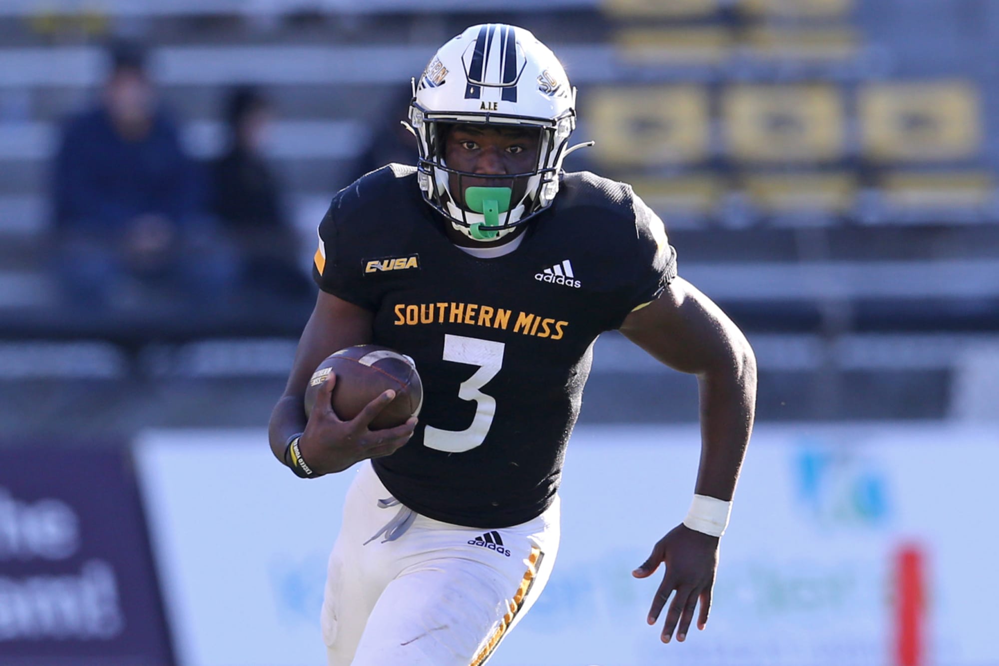 November 26, 2022: Southern Miss running back Frank Gore Jr. (3) tries to  outrun ULM's Deuce Mayberry (1) during NCAA football game action between  the Southern Miss Golden Eagles and the University